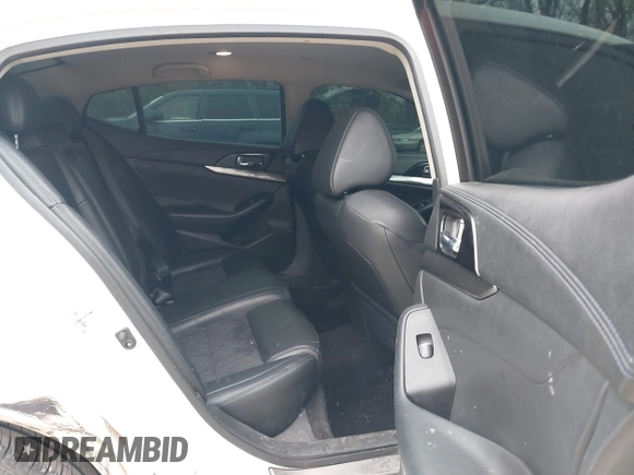 2017 Nissan Maxima SV with VIN 1N4AA6AP6HC416814, listed as a IAAI auction lot 41960419 with 190,967 mi miles and . Bid and sale history available at DreamBid. Image 8.