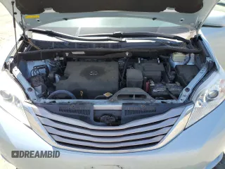 2016 Toyota Sienna XLE с VIN 5TDYK3DC5GS740962, выставлен на аукционе Copart как лот 61189865 с пробегом 75 722 миль миль и Списание • Salvage title. История ставок и продаж доступна на DreamBid. Изображение 12.