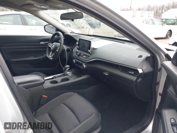2020 Nissan Altima S with VIN 1N4BL4BV3LC135899, listed as a IAAI auction lot 41525809 with 107,246 mi miles and . Bid and sale history available at DreamBid. Image 5.