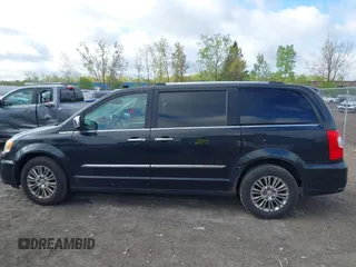2011 Chrysler Town & Country Limited z VIN 2A4RR6DGXBR667362, wystawiony jako IAAI lot #42177458 z przebiegiem 240 495 mil mil oraz . Historia ofert i sprzedaży dostępna na DreamBid. Obrazek 14.