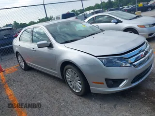 2011 Ford Fusion Hybrid z VIN 3FADP0L34BR208880, wystawiony jako IAAI lot #42432914 z przebiegiem 75 621 mil mil oraz . Historia ofert i sprzedaży dostępna na DreamBid. Obrazek 1.