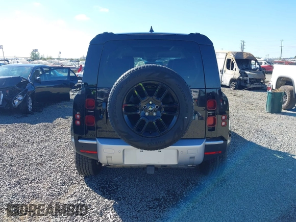2024 Land Rover Defender S with VIN SALEJ7EX5R2258168, listed as a IAAI auction lot 42837323 with 28,495 mi miles and . Bid and sale history available at DreamBid. Image 17.