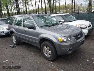 2007 Ford Escape XLS with VIN 1FMYU92Z37KB16651, listed as a IAAI auction lot 41986040 with 119,286 mi miles. Bid and sale history available at carsss.com. Image 1.