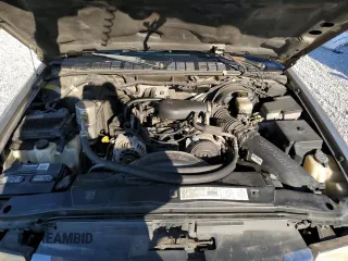2000 GMC Jimmy SL with VIN 1GKCS13WXY2295240, listed as a Copart auction lot 88526175 with 287,927 mi miles and Salvage Title. Bid and sale history available at carsss.com. Image 12.