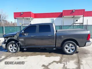 2017 Ram 1500 Big Horn z VIN 3C6RR7LT6HG522612, wystawiony jako IAAI lot #41761830 z przebiegiem 117 480 mil mil oraz . Historia ofert i sprzedaży dostępna na DreamBid. Obrazek 15.