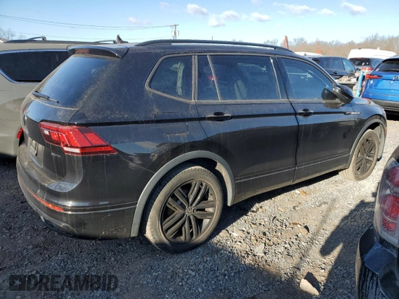2022 Volkswagen Tiguan SE R-Line Black with VIN 3VV8B7AX0NM005870, listed as a Copart auction lot 88676735 with 40,428 mi miles and Salvage Title. Bid and sale history available at DreamBid. Image 3.