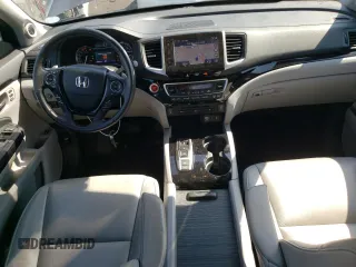 2017 Honda Pilot Touring with VIN 5FNYF6H9XHB023385, listed as a Copart auction lot 55482975 with 105,039 mi miles and Salvage Title. Bid and sale history available at carsss.com. Image 8.