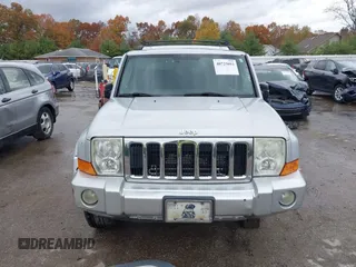 2008 Jeep Commander Limited with VIN 1J8HG58N68C124949, listed as a IAAI auction lot 40725093 with 180,307 mi miles. Bid and sale history available at carsss.com. Image 13.