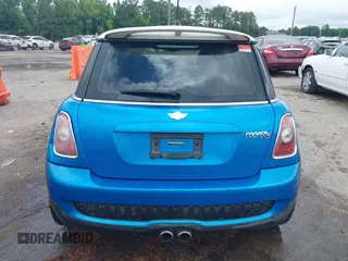 2010 MINI Hardtop S with VIN WMWMF7C55ATW88946, listed as a IAAI auction lot 42443200 with 104,953 mi miles and . Bid and sale history available at DreamBid. Image 16.