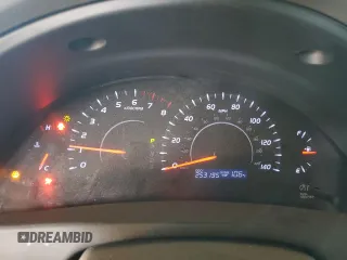 2010 Toyota Camry z VIN 4T4BF3EK7AR009664, wystawiony jako Copart lot #60933215 z przebiegiem 253 195 mil mil oraz Czysty tytuł • Clean title. Historia ofert i sprzedaży dostępna na DreamBid. Obrazek 9.