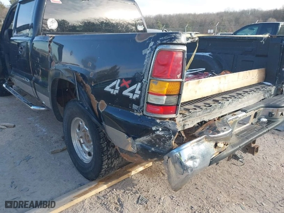 2005 GMC Sierra 1500HD SLT with VIN 1GTGK13U35F811518, listed as a IAAI auction lot 41436920 with NaN miles. Bid and sale history available at carsss.com. Image 19.