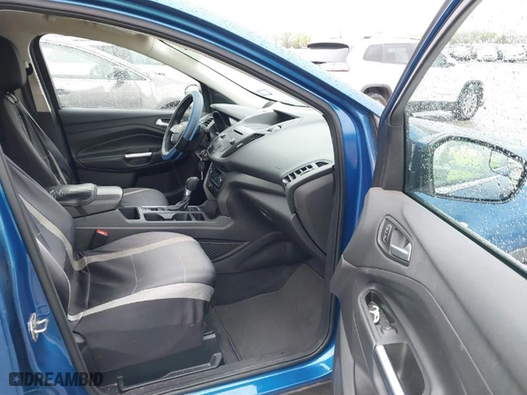 2017 Ford Escape SE with VIN 1FMCU0GD2HUC00663, listed as a IAAI auction lot 41911880 with 115,806 mi miles. Bid and sale history available at carsss.com. Image 5.