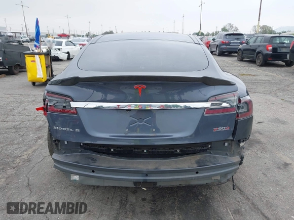 2016 Tesla Model S 90D с VIN 5YJSA1E45GF143853, выставлен на аукционе IAAI как лот 42097333 с пробегом 86 672 миль миль и . История ставок и продаж доступна на DreamBid. Изображение 6.