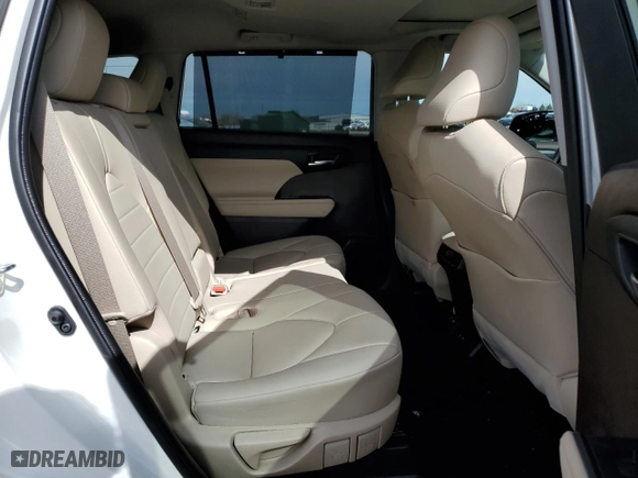 2020 Toyota Highlander XLE with VIN 5TDHZRBH8LS048346, listed as a Copart auction lot 46923375 with 20,168 mi miles and Salvage Title. Bid and sale history available at carsss.com. Image 11.