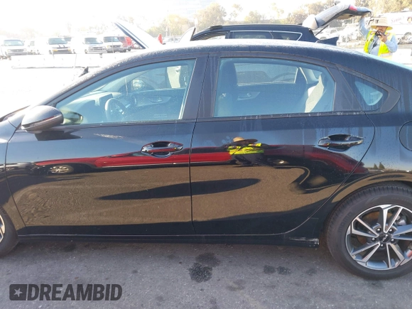 2022 Kia Forte LXS with VIN 3KPF24ADXNE463355, listed as a IAAI auction lot 41614375 with 18,792 mi miles. Bid and sale history available at carsss.com. Image 14.