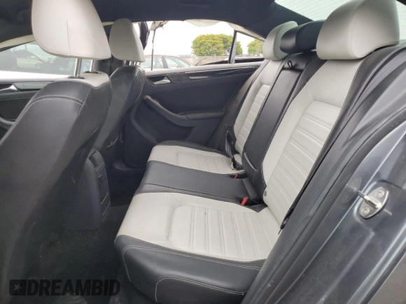 2015 Volkswagen Jetta SE with VIN 3VWD17AJ9FM329149, listed as a Copart auction lot 59561285 with 111,552 mi miles and Salvage title. Bid and sale history available at DreamBid. Image 10.