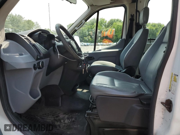 2015 Ford Transit Cargo z VIN 1FTNR2CM2FKA11665, wystawiony jako Copart lot #59688815 z przebiegiem 80 355 mil mil oraz Czysty tytuł • Clean title. Historia ofert i sprzedaży dostępna na DreamBid. Obrazek 7.