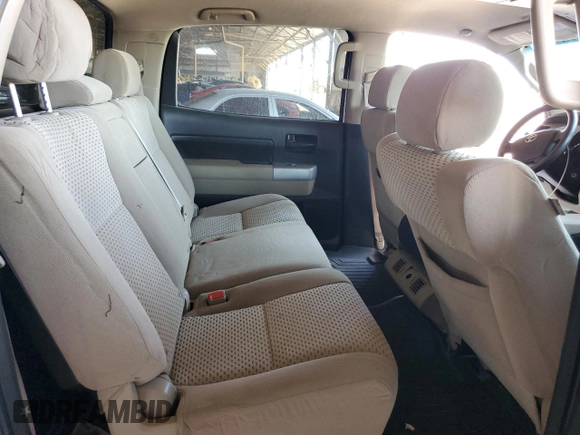 2008 Toyota Tundra z VIN 5TFDV54158X069353, wystawiony jako Copart lot #56985555 z przebiegiem 235 510 mil mil oraz Szkoda całkowita • Salvage title. Historia ofert i sprzedaży dostępna na DreamBid. Obrazek 10.
