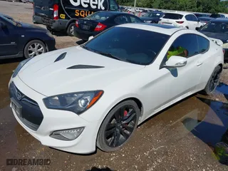 2013 Hyundai Genesis Coupe 3.8 Grand Touring with VIN KMHHU6KJ6DU107581, listed as a IAAI auction lot 42087667 with 127,809 mi miles. Bid and sale history available at carsss.com. Image 2.