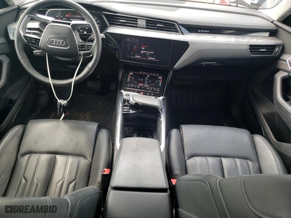 2021 Audi e-tron Prestige with VIN WA1VABGE0MB037313, listed as a Copart auction lot 60753503 with 33,074 mi miles. Bid and sale history available at carsss.com. Image 8.