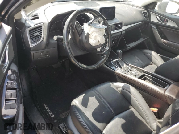 2018 Mazda 3 Touring z VIN 3MZBN1V31JM168860, wystawiony jako Copart lot #61908745 z przebiegiem Nie podano mil oraz Szkoda całkowita • Salvage title. Historia ofert i sprzedaży dostępna na DreamBid. Obrazek 8.