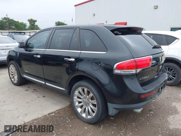 2011 Lincoln MKX z VIN 2LMDJ6JK2BBJ11331, wystawiony jako IAAI lot #42374155 z przebiegiem 196 576 mil mil oraz . Historia ofert i sprzedaży dostępna na DreamBid. Obrazek 3.