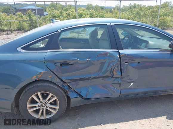 2016 Hyundai Sonata SE z VIN 5NPE24AF2GH426568, wystawiony jako IAAI lot #42415770 z przebiegiem 112 727 mil mil oraz . Historia ofert i sprzedaży dostępna na DreamBid. Obrazek 6.