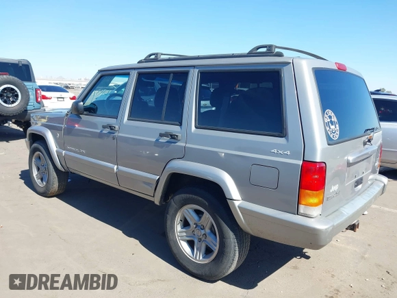 2000 Jeep Cherokee Classic with VIN 1J4FF58S5YL260331, listed as a IAAI auction lot 41584008 with 224,100 mi miles. Bid and sale history available at carsss.com. Image 3.