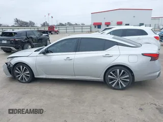 2020 Nissan Altima 2.5 SR with VIN 1N4BL4CV7LC203443, listed as a IAAI auction lot 41609125 with 78,195 mi miles. Bid and sale history available at carsss.com. Image 14.