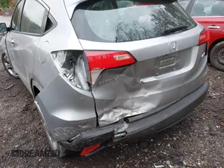 2018 Honda HR-V LX with VIN 3CZRU6H32JG728908, listed as a IAAI auction lot 41924812 with 69,315 mi miles. Bid and sale history available at carsss.com. Image 6.