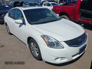 2012 Nissan Altima S z VIN 1N4AL2AP4CN412499, wystawiony jako IAAI lot #42242392 z przebiegiem 109 908 mil mil oraz . Historia ofert i sprzedaży dostępna na DreamBid. Obrazek 1.