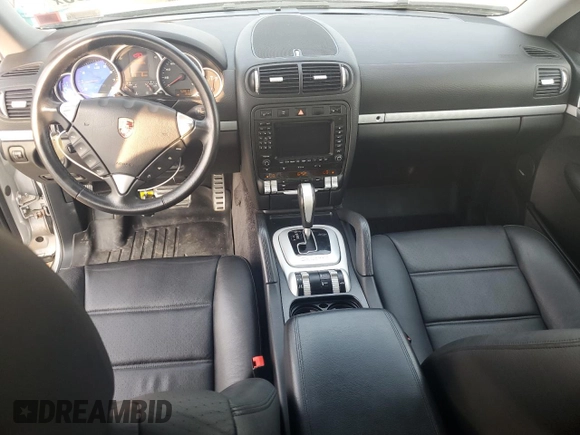 2004 Porsche Cayenne S z VIN WP1AB29P24LA66787, wystawiony jako Copart lot #59231435 z przebiegiem 52 815 mil mil oraz Czysty tytuł • Clean title. Historia ofert i sprzedaży dostępna na DreamBid. Obrazek 8.