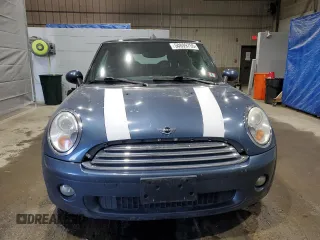2009 MINI Convertible z VIN WMWMR335X9TJ93685, wystawiony jako Copart lot #50899755 z przebiegiem 123 609 mil mil oraz Szkoda całkowita • Salvage title. Historia ofert i sprzedaży dostępna na DreamBid. Obrazek 5.