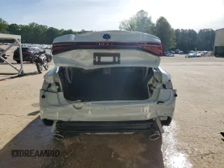 2025 Volkswagen Jetta GLI Autobahn z VIN 3VW2T7BU0SM066361, wystawiony jako Copart lot #54526545 z przebiegiem 1942 mil mil oraz Szkody całkowita. Historia ofert i sprzedaży dostępna na DreamBid. Obrazek 6.