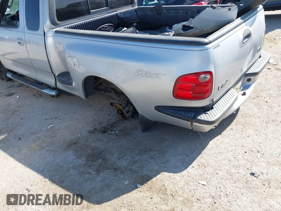 2003 Ford F-150 XL с VIN 1FTRX07W83KB40268, выставлен на аукционе IAAI как лот 42009163 с пробегом 243 836 миль миль и . История ставок и продаж доступна на DreamBid. Изображение 6.