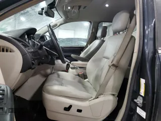 2014 Chrysler Town & Country Touring-L with VIN 2C4RC1CG3ER138853, listed as a Copart auction lot 45316815 with 163,692 mi miles and Salvage Title. Bid and sale history available at carsss.com. Image 7.