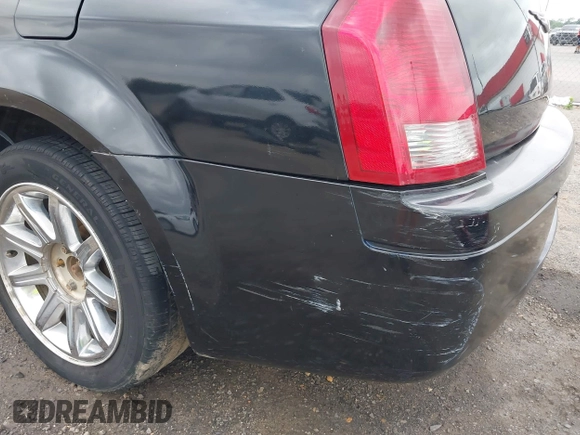 2006 Chrysler 300 Touring z VIN 2C3LA53G36H113174, wystawiony jako IAAI lot #42274652 z przebiegiem 229 422 mil mil oraz . Historia ofert i sprzedaży dostępna na DreamBid. Obrazek 19.