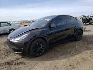 2021 Tesla Model Y Long Range with VIN 5YJYGAEE9MF137910, listed as a Copart auction lot 81921303 with 47,397 mi miles and Salvage Title. Bid and sale history available at DreamBid. Image 1.