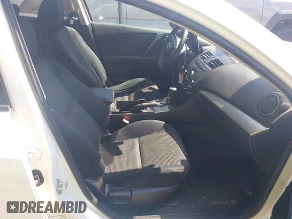 2012 Mazda 3 i Touring z VIN JM1BL1L74C1600792, wystawiony jako IAAI lot #42197953 z przebiegiem 139 930 mil mil oraz . Historia ofert i sprzedaży dostępna na DreamBid. Obrazek 5.