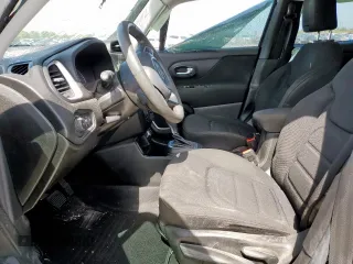 2020 Jeep Renegade Latitude z VIN ZACNJABB8LPL98948, wystawiony jako Copart lot #60265605 z przebiegiem 34 345 mil mil oraz Szkoda całkowita • Salvage title. Historia ofert i sprzedaży dostępna na DreamBid. Obrazek 7.