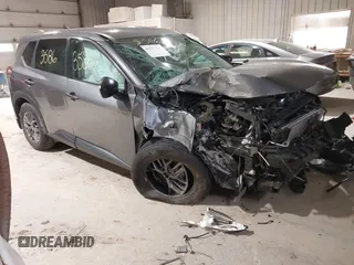 2022 Nissan Rogue S z VIN 5N1BT3AB8NC724554, wystawiony jako IAAI lot #41973586 z przebiegiem Nie podano mil oraz . Historia ofert i sprzedaży dostępna na DreamBid. Obrazek 1.