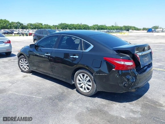 2018 Nissan Altima 2.5 S with VIN 1N4AL3AP6JC275998, listed as a IAAI auction lot 39138577 with 99,195 mi miles. Bid and sale history available at carsss.com. Image 3.