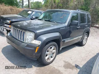 2011 Jeep Liberty Limited 70th Anniversary z VIN 1J4PN5GK9BW586132, wystawiony jako IAAI lot #42453710 z przebiegiem 130 390 mil mil oraz . Historia ofert i sprzedaży dostępna na DreamBid. Obrazek 2.
