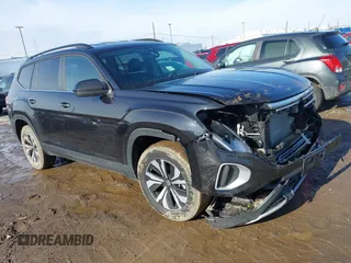 2024 Volkswagen Atlas SE with VIN 1V2LR2CA5RC576809, listed as a IAAI auction lot 41652203 with 11,300 mi miles and . Bid and sale history available at DreamBid. Image 1.