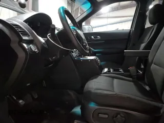 2016 Ford Police Interceptor Utility z VIN 1FM5K8AR7GGB54066, wystawiony jako Copart lot #52110255 z przebiegiem 95 302 mil mil oraz Szkoda całkowita • Salvage title. Historia ofert i sprzedaży dostępna na DreamBid. Obrazek 7.