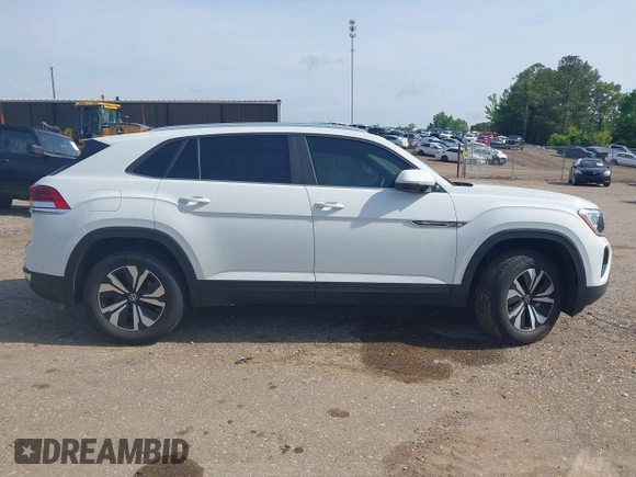 2024 Volkswagen Atlas SE with VIN 1V2DE2CA0RC259827, listed as a IAAI auction lot 42145264 with 10,302 mi miles and . Bid and sale history available at DreamBid. Image 13.