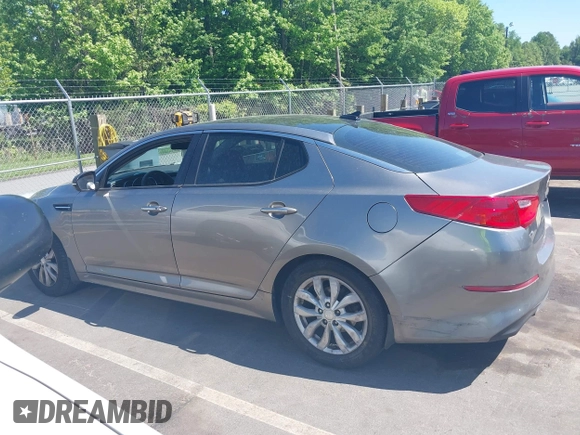 2015 Kia Optima LX z VIN 5XXGM4A7XFG508280, wystawiony jako IAAI lot #42116240 z przebiegiem 221 269 mil mil oraz . Historia ofert i sprzedaży dostępna na DreamBid. Obrazek 15.