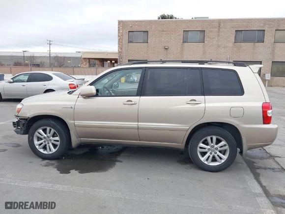 2006 Toyota Highlander Hybrid with VIN JTEEW21A060025752, listed as a IAAI auction lot 41467282 with 245,146 mi miles. Bid and sale history available at carsss.com. Image 15.