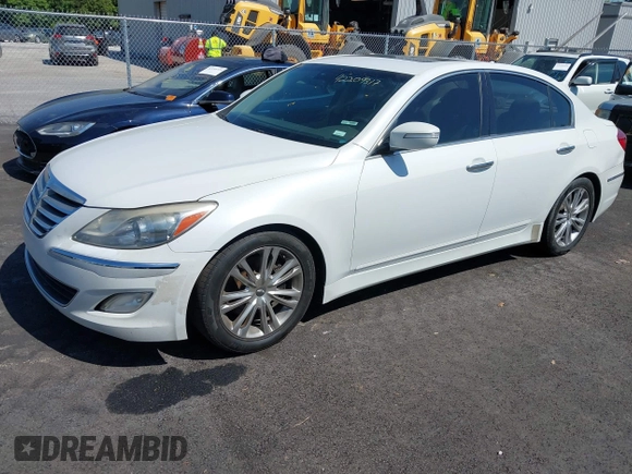 2012 Hyundai Genesis 3.8L z VIN KMHGC4DD0CU185198, wystawiony jako IAAI lot #42209317 z przebiegiem 214 757 mil mil oraz . Historia ofert i sprzedaży dostępna na DreamBid. Obrazek 2.