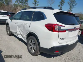 2025 Subaru Ascent Premium z VIN 4S4WMADD1S3405704, wystawiony jako IAAI lot #41772868 z przebiegiem 2 999 mil mil oraz . Historia ofert i sprzedaży dostępna na DreamBid. Obrazek 3.